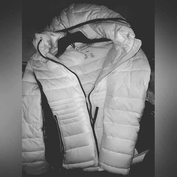 Calvin Klein brand new bubble jacket size medium - Picture 2 of 2
